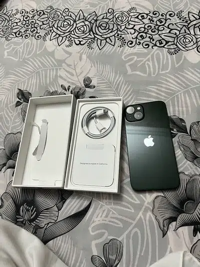iphone 13 jv 128gb only 13 days used 2 months sim works with jv